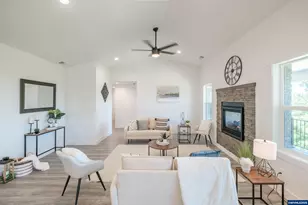 36953 Victory Dr, Lebanon, OR 97355 - Photo 3