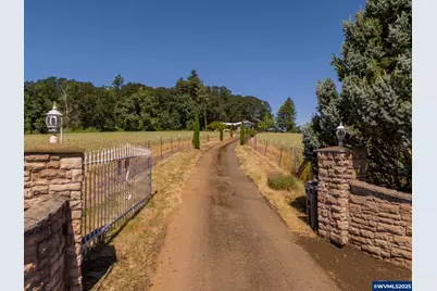 3375 Eagle Crest Rd NW, Salem, OR 97304 - Photo 3