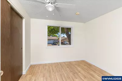 4655 Crown Ct NE, Salem, OR 97301 - Photo 11