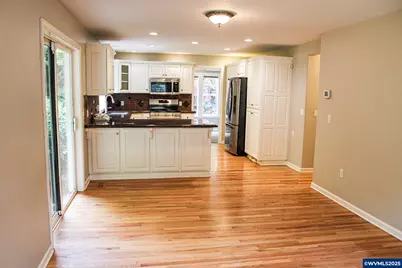 2038 West Park Ct NW, Salem, OR 97304 - Photo 7