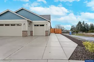 313 NE Clay St, Sublimity, OR 97385 - Photo 3