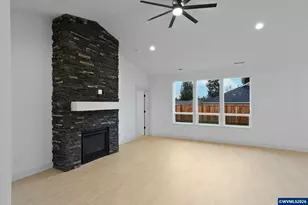313 NE Clay St, Sublimity, OR 97385 - Photo 9
