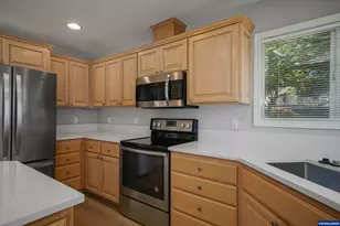 1842 Boulder Ridge Ct NW, Salem, OR 97304 - Photo 17