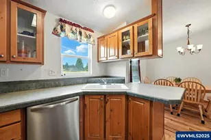 1015 Oak St, Silverton, OR 97381 - Photo 13