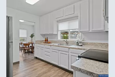 180 Eaton St, Lebanon, OR 97355 - Photo 15