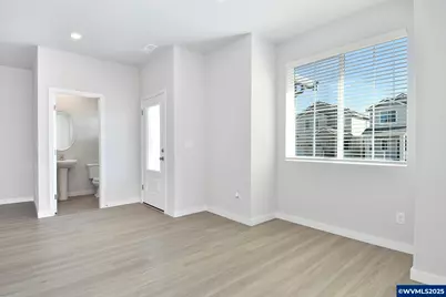 1185 Parkside Av, Woodburn, OR 97071 - Photo 3