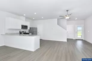 1185 Parkside Ave, Woodburn, OR 97071 - Photo 5