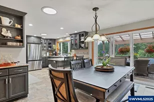 9076 Daleview Rd SE, Salem, OR 97317 - Photo 9