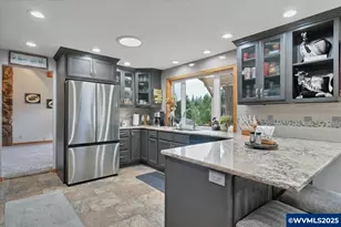 9076 Daleview Rd SE, Salem, OR 97317 - Photo 11