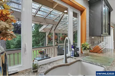 9076 Daleview Rd SE, Salem, OR 97317 - Photo 13