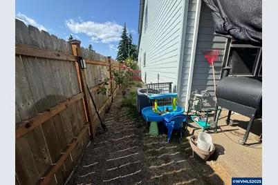 3516 Myrtle St, Woodburn, OR 97071 - Photo 17