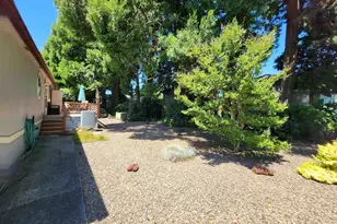 2410 Lancaster Dr SE, Salem, OR 97317 - Photo 37