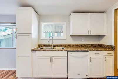 1630 Wallace #18 Rd NW, Salem, OR 97304 - Photo 17