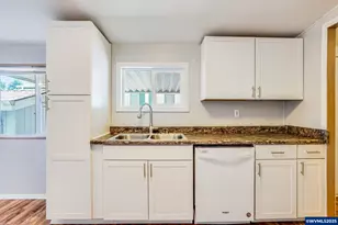 1630 Wallace Rd NW, Salem, OR 97304 - Photo 17