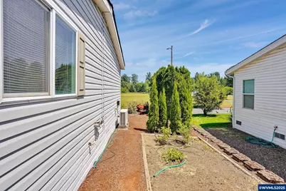 1630 Wallace #18 Rd NW, Salem, OR 97304 - Photo 35