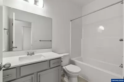 702 Tigerlily St, Silverton, OR 97381 - Photo 23