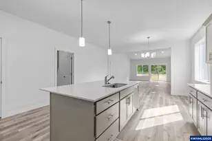 702 Tigerlily St, Silverton, OR 97381 - Photo 9