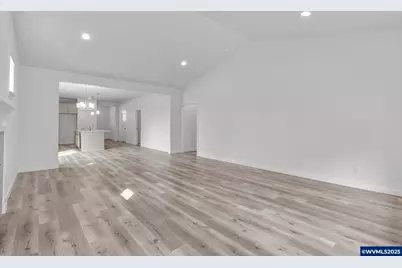 702 Tigerlily St, Silverton, OR 97381 - Photo 17