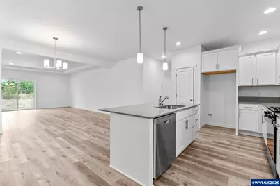 706 Tigerlily St, Silverton, OR 97381 - Photo 7