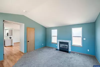 1024 S 10th St, Lebanon, OR 97355 - Photo 5