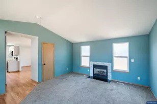 1024 S 10th St, Lebanon, OR 97355 - Photo 5