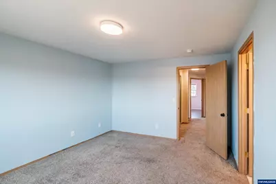 1024 S 10th St, Lebanon, OR 97355 - Photo 15