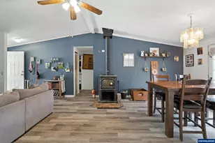 1000 S McKern Ct, Newberg, OR 97132 - Photo 3