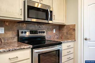 2200 Lancaster Dr SE, Salem, OR 97317 - Photo 13