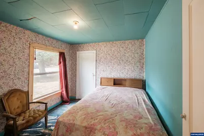 554 Mitchell St, Falls City, OR 97344 - Photo 11