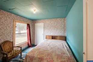 554 Mitchell St, Falls City, OR 97344 - Photo 11