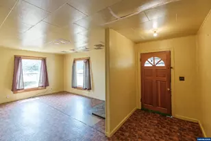 554 Mitchell St, Falls City, OR 97344 - Photo 3