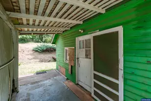 554 Mitchell St, Falls City, OR 97344 - Photo 23