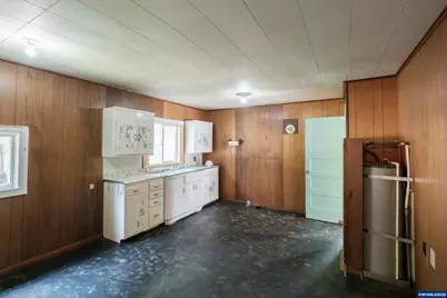 554 Mitchell St, Falls City, OR 97344 - Photo 9