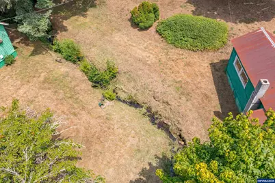 554 Mitchell St, Falls City, OR 97344 - Photo 7