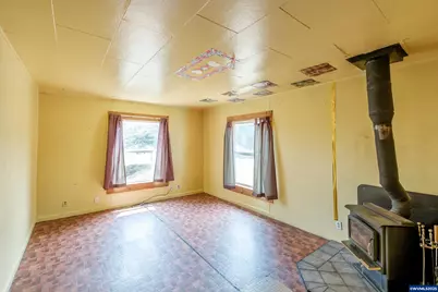 554 Mitchell St, Falls City, OR 97344 - Photo 5