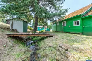 554 Mitchell St, Falls City, OR 97344 - Photo 25