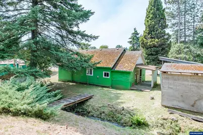 554 Mitchell St, Falls City, OR 97344 - Photo 27