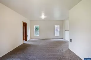 1133 Irvington Dr, Eugene, OR 97404 - Photo 23