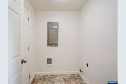 1133 Irvington Dr, Eugene, OR 97404 - Photo 39