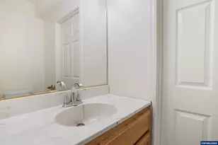 1133 Irvington Dr, Eugene, OR 97404 - Photo 37
