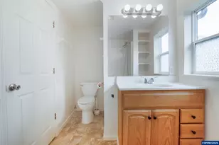 1133 Irvington Dr, Eugene, OR 97404 - Photo 49