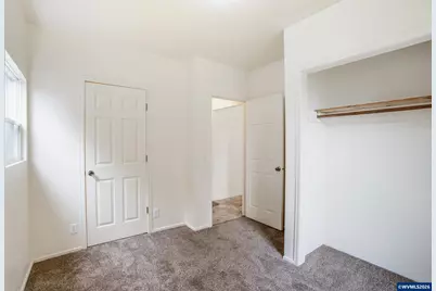 1133 Irvington Dr, Eugene, OR 97404 - Photo 35