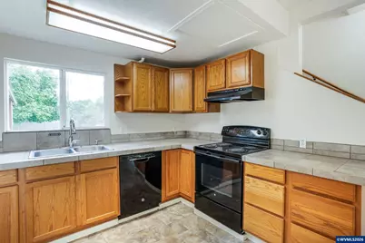 1133 Irvington Dr, Eugene, OR 97404 - Photo 29
