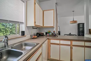 1530 Madelyn Ave SE, Salem, OR 97306 - Photo 17