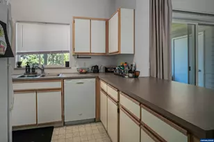 1530 Madelyn Ave SE, Salem, OR 97306 - Photo 15