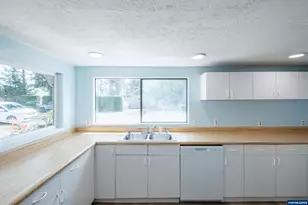 3705 Earl Ave NE, Albany, OR 97322 - Photo 15