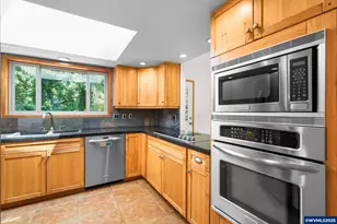 5062 Prospect St, West Linn, OR 97068 - Photo 13