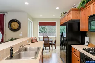 885 N Pointe Dr NW, Albany, OR 97321 - Photo 11