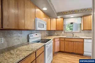 41715 Miles Ln, Lebanon, OR 97355 - Photo 11