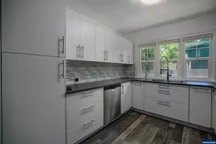 1859 State St, Salem, OR 97301 - Photo 17